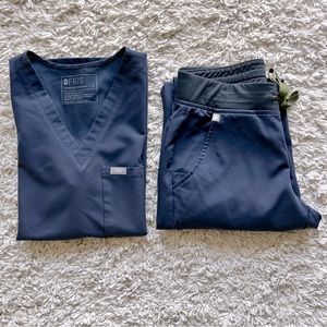FIGS Women’s Navy Scrubs